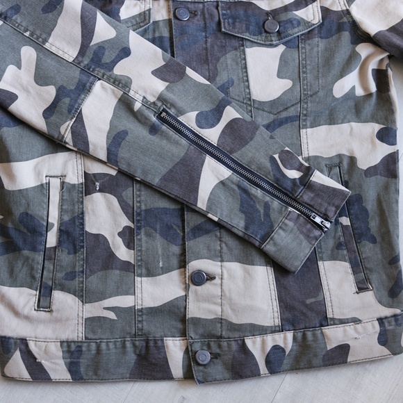 Men's Camo Jacket Forever 21 Size Medium Cotton Twill NWOT - Picture 3 of 6